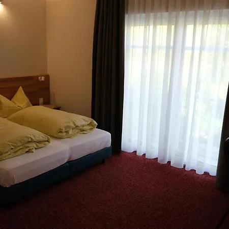 Im Klosterring 酒店 菲林根-施文宁根